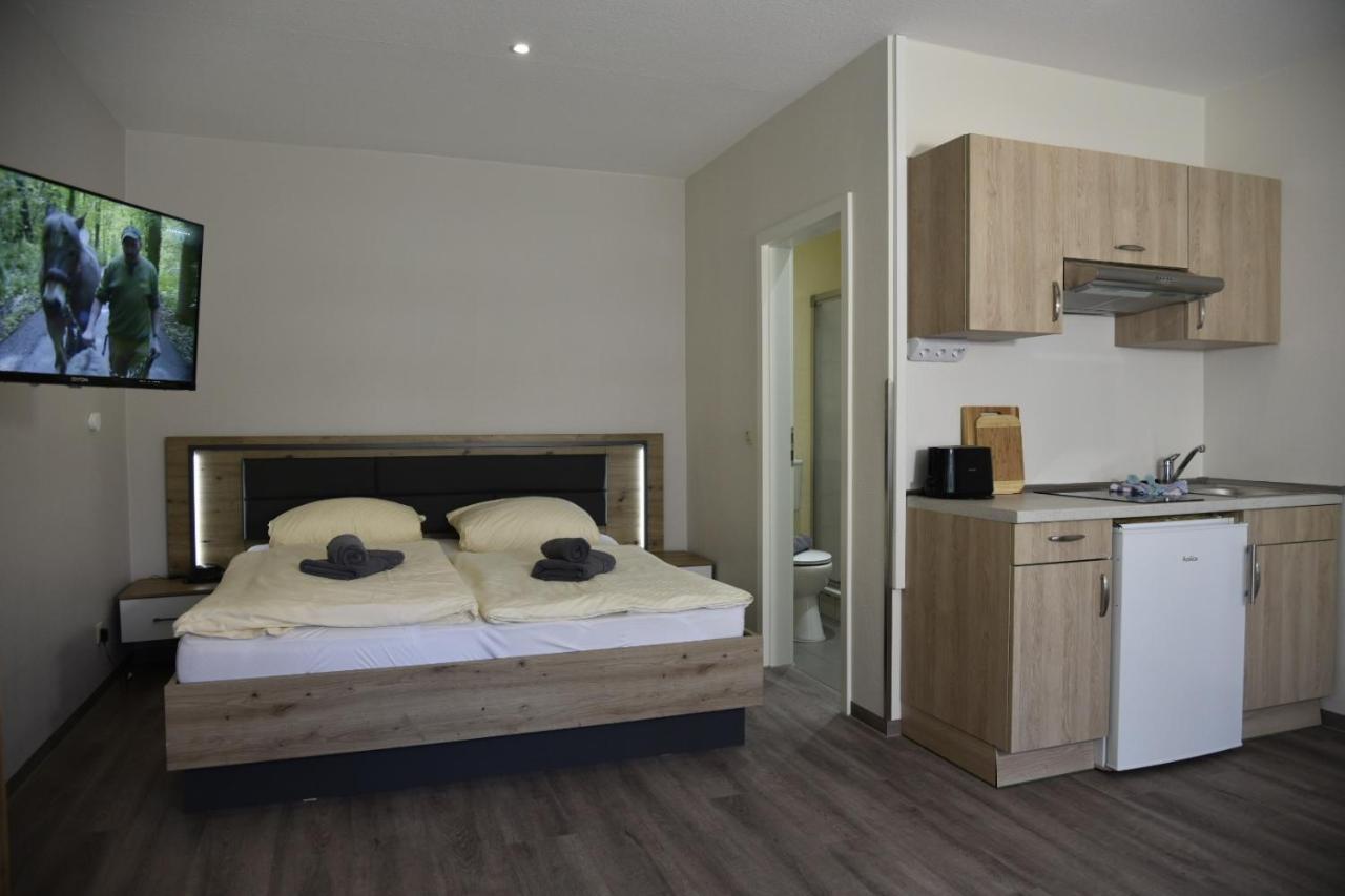Gaestehaus Lietzow & Stoertebeker Camp Zewnętrze zdjęcie